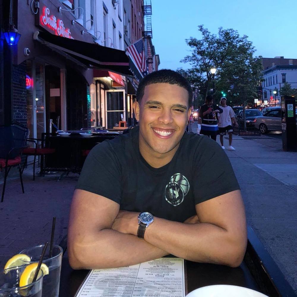 Meet your Posher, Carlos